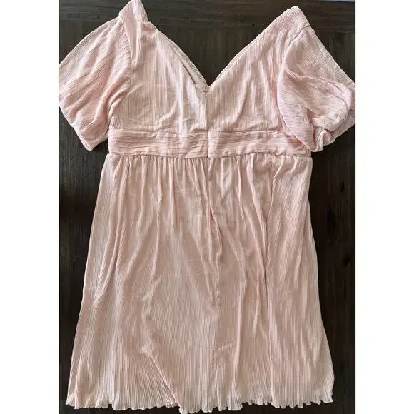 Boohoo Soft Pink Pleated Chiffon Dress Womens 24 Midi Flutter Sleeve Fit Flare - Picture 8 of 11